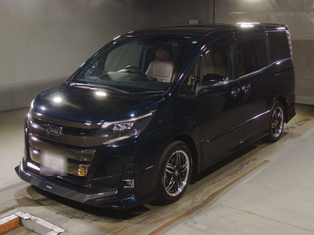 TOYOTA NOAH 2017