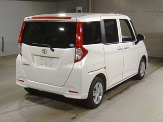 TOYOTA ROOMY 2021