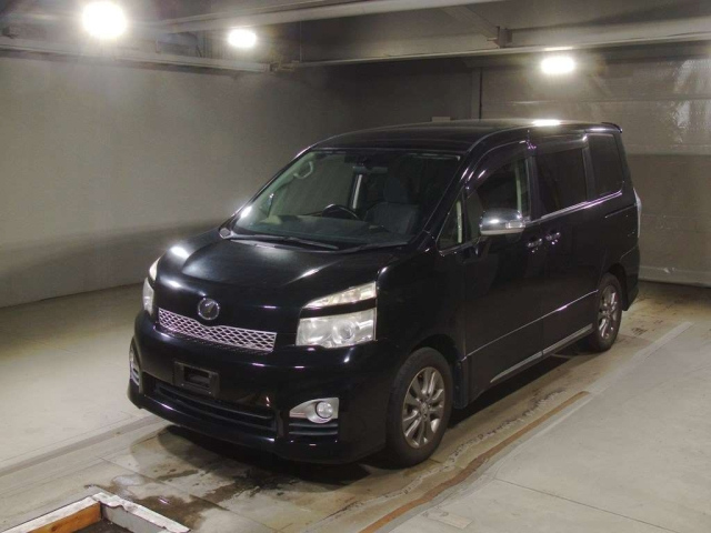 TOYOTA VOXY 2012
