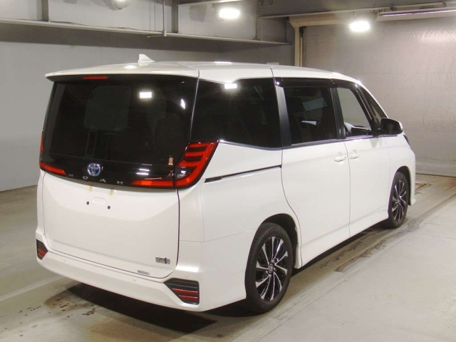 TOYOTA NOAH 2022