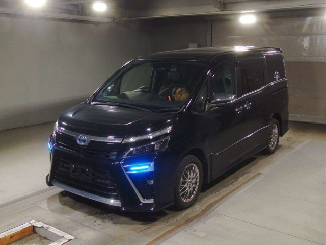 TOYOTA VOXY 2020