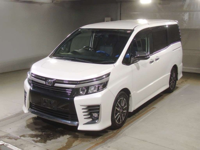 TOYOTA VOXY 2016