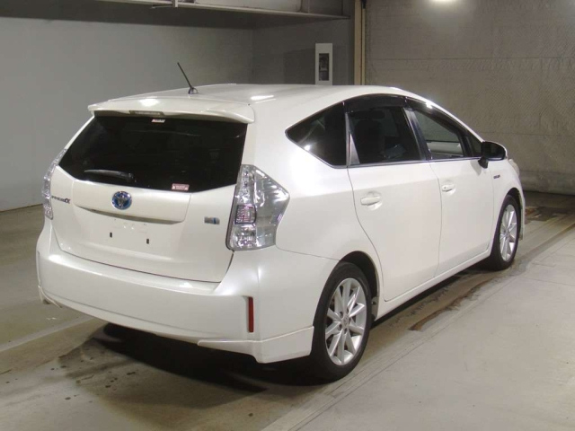TOYOTA PRIUS ALPHA 2012