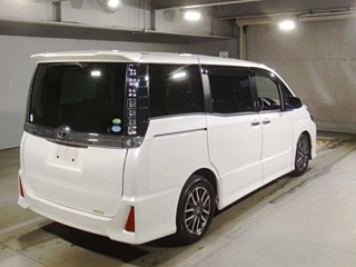 TOYOTA VOXY 2016