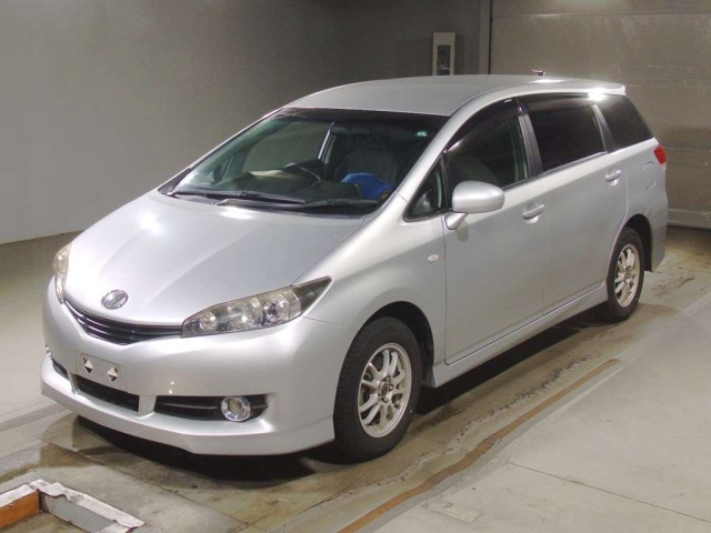 TOYOTA WISH 2011