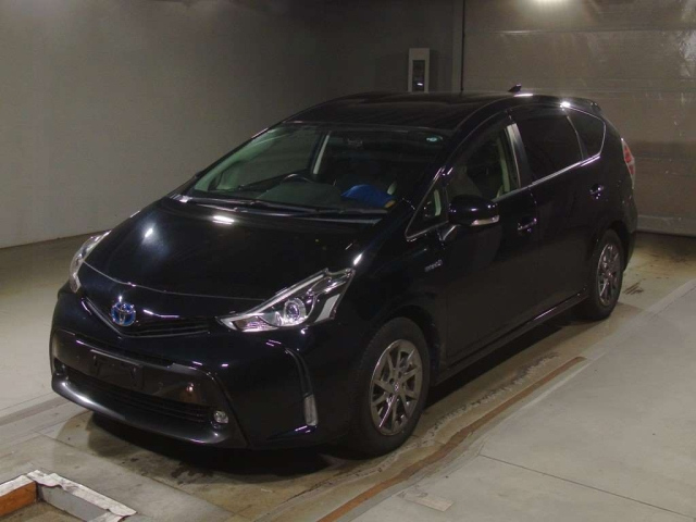 TOYOTA PRIUS ALPHA 2017