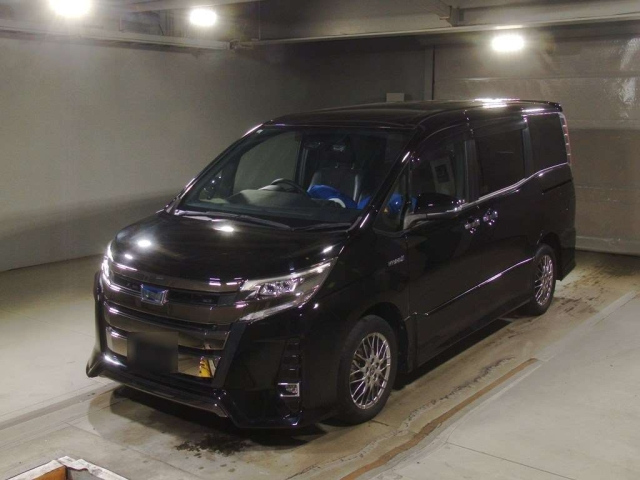 TOYOTA NOAH 2019