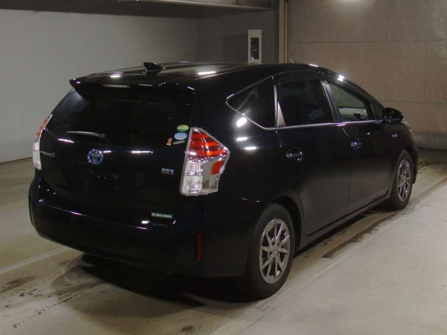 TOYOTA PRIUS ALPHA 2017
