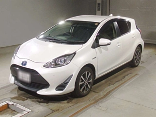 TOYOTA AQUA 2018