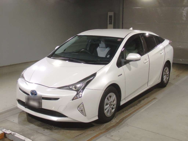 TOYOTA PRIUS 2016
