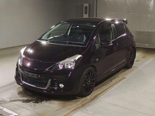 TOYOTA VITZ 2016