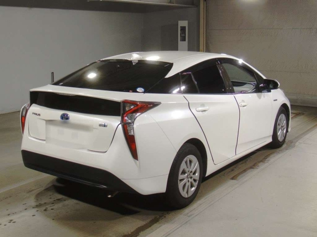 TOYOTA PRIUS 2016