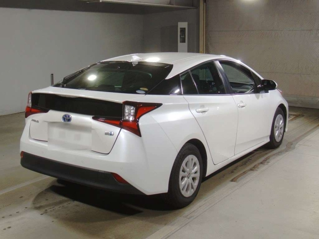 TOYOTA PRIUS 2021