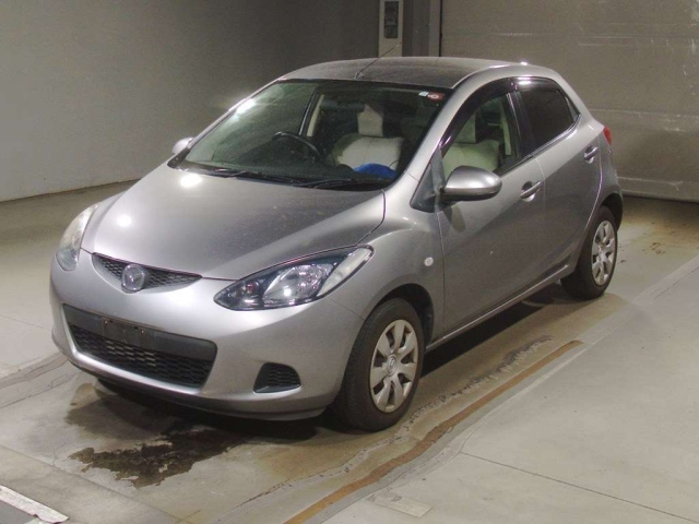 MAZDA DEMIO 2010