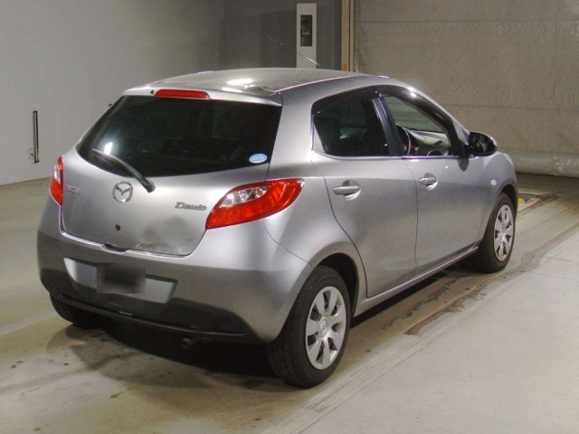 MAZDA DEMIO 2010