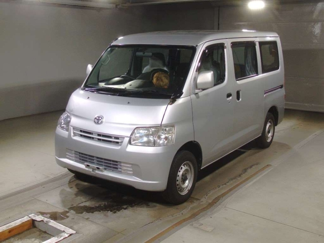 TOYOTA LITE ACE VAN 2011