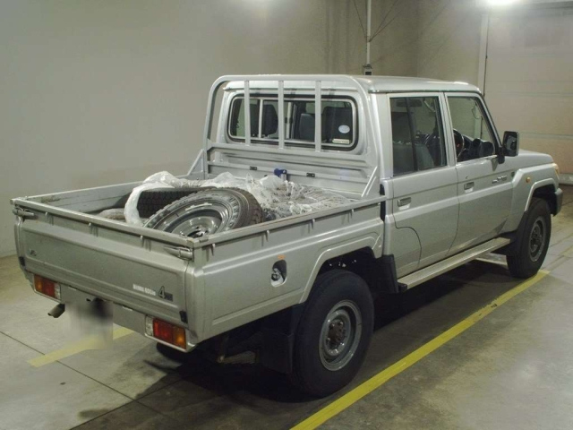 TOYOTA LAND CRUISER 2015