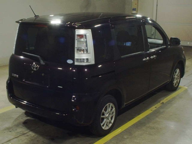 TOYOTA SIENTA 2012