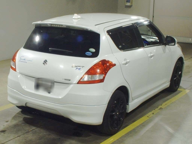 SUZUKI SWIFT 2015