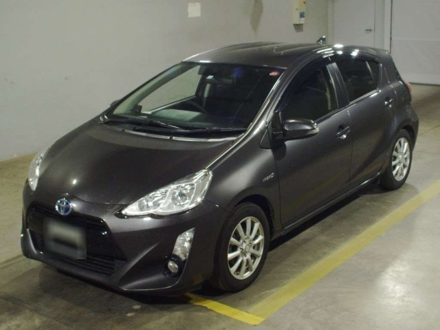 TOYOTA AQUA 2016