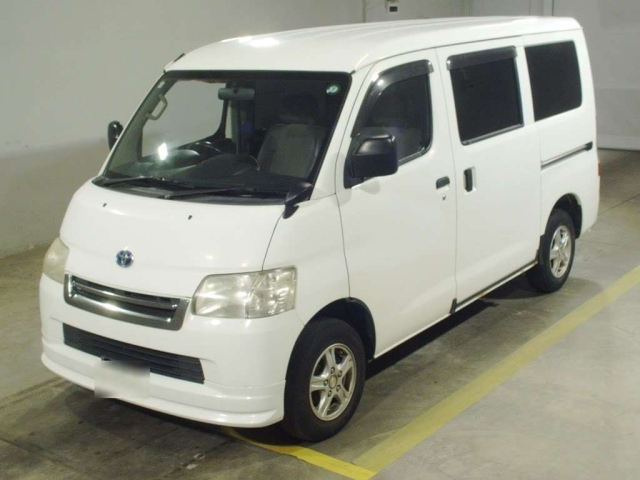 TOYOTA TOWN ACE VAN 2011