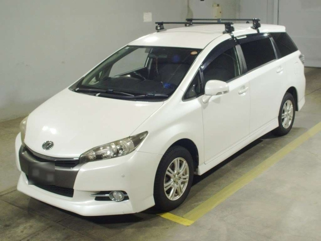 TOYOTA WISH 2013