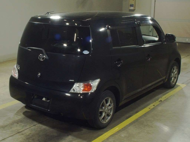 TOYOTA BB 2012