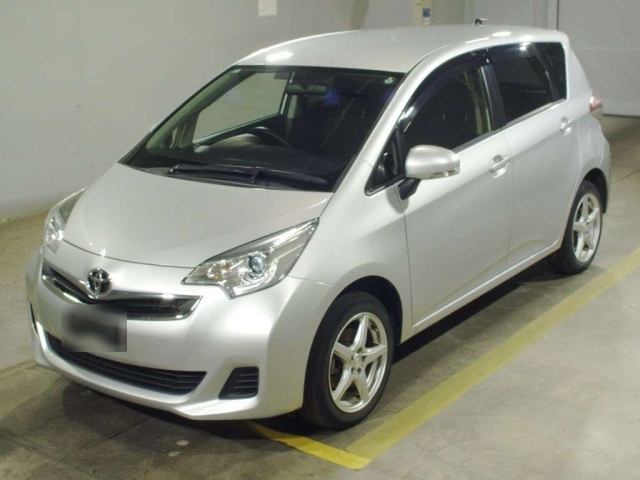 TOYOTA RACTIS 2015