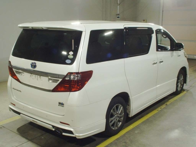 TOYOTA ALPHARD 2013