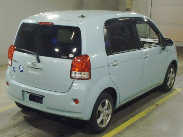 TOYOTA PORTE 2020