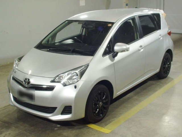 TOYOTA RACTIS 2013