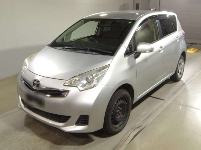 TOYOTA RACTIS 2015