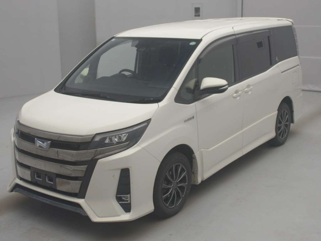 TOYOTA NOAH 2017
