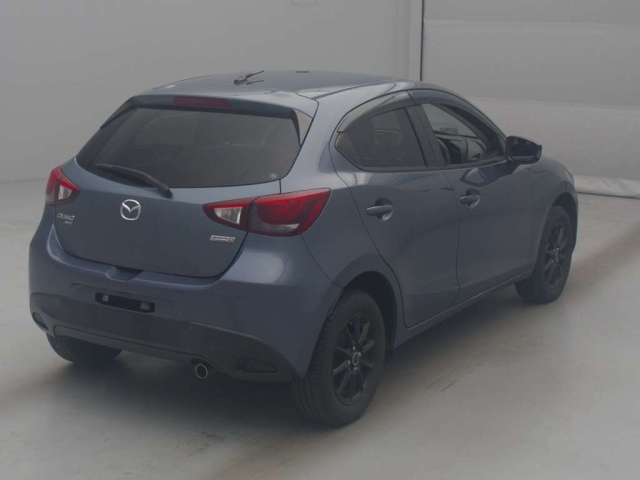 MAZDA DEMIO 2015