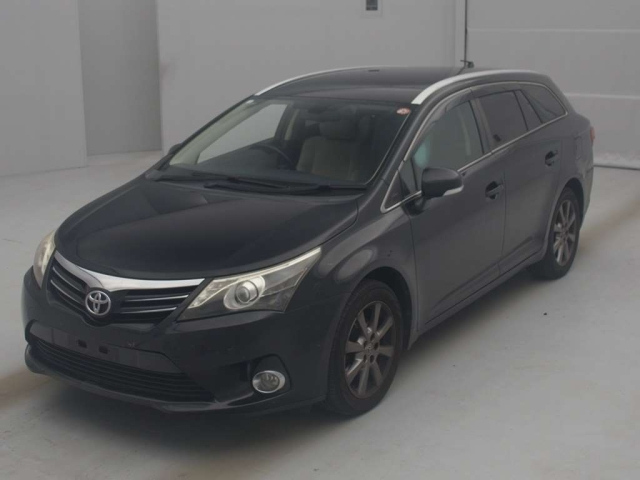 TOYOTA AVENSIS WAGON 2013
