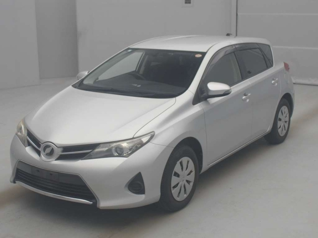 TOYOTA AURIS 2013