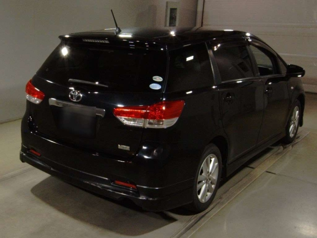 TOYOTA WISH 2010