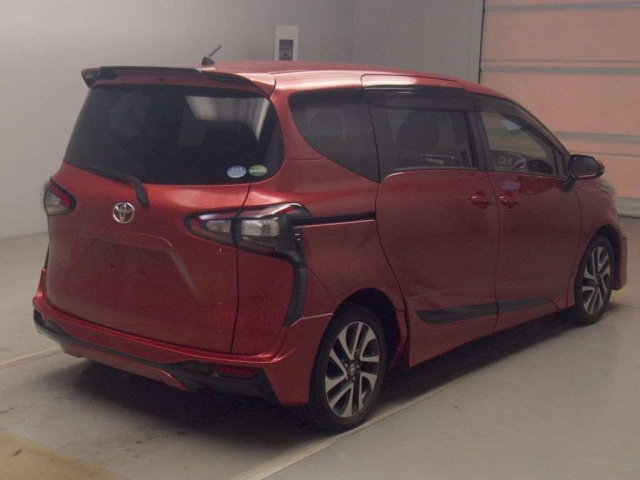 TOYOTA SIENTA 2016