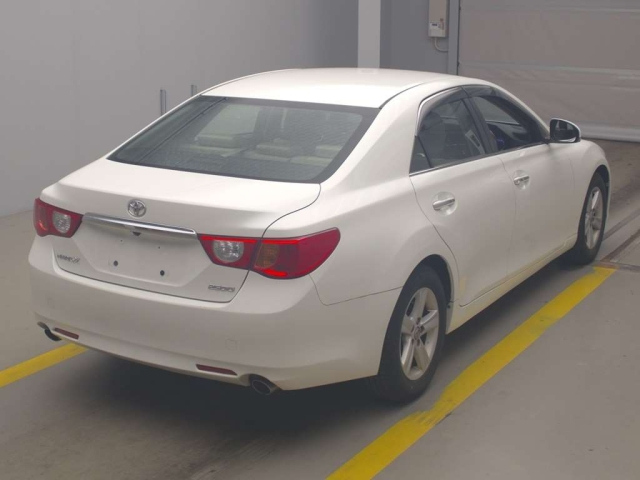 TOYOTA MARK X 2010