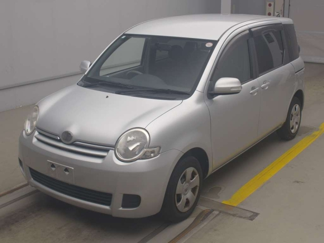 TOYOTA SIENTA 2010