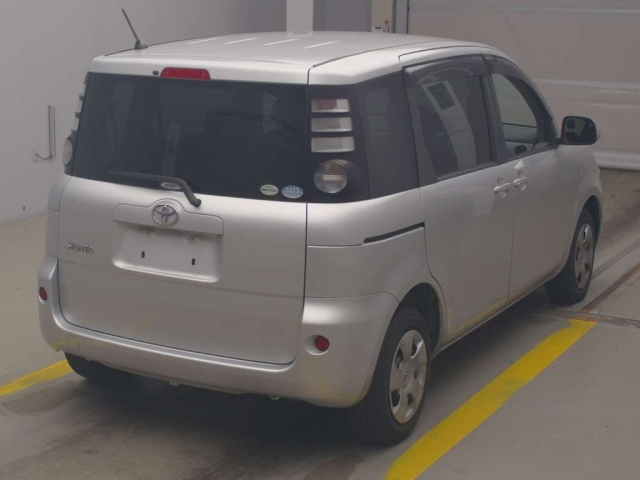 TOYOTA SIENTA 2010