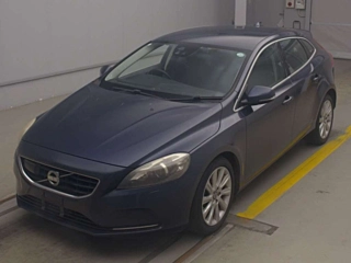 VOLVO V40 2014