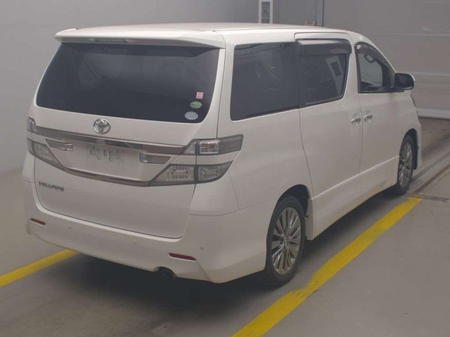 TOYOTA VELLFIRE 2013