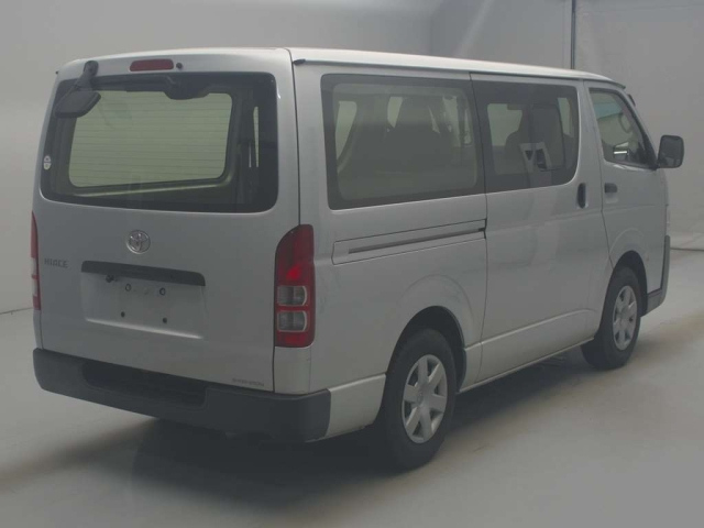 TOYOTA HIACE VAN 2021