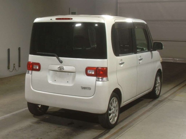DAIHATSU TANTO 2010