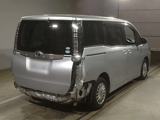 TOYOTA VOXY 2014
