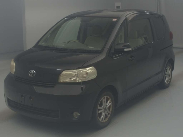 TOYOTA PORTE 2010