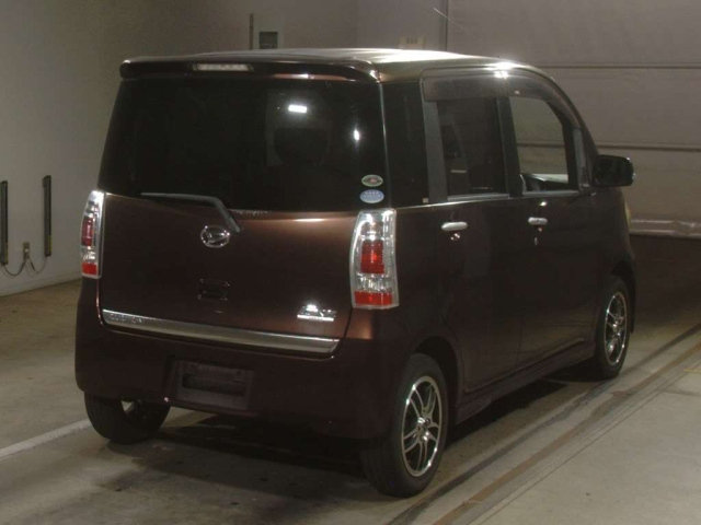 DAIHATSU TANTO EXE 2010