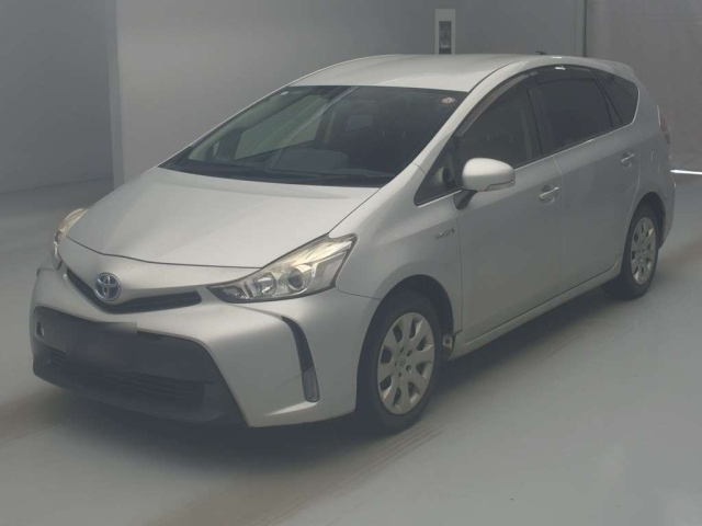TOYOTA PRIUS ALPHA 2014