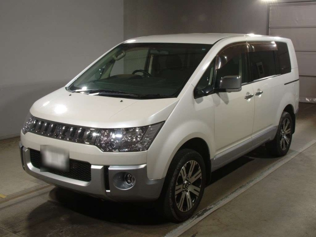 MITSUBISHI DELICA D5 2009